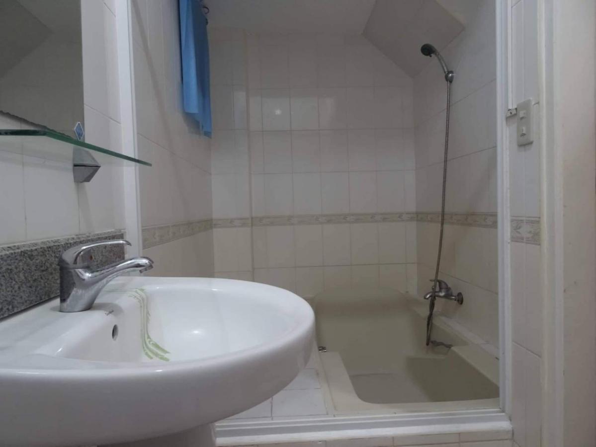 Julz Tropical Apartments Olongapo Extérieur photo