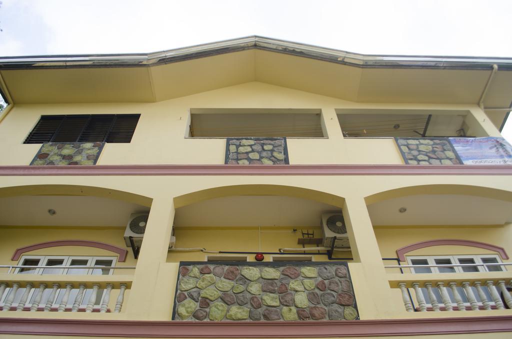 Julz Tropical Apartments Olongapo Extérieur photo
