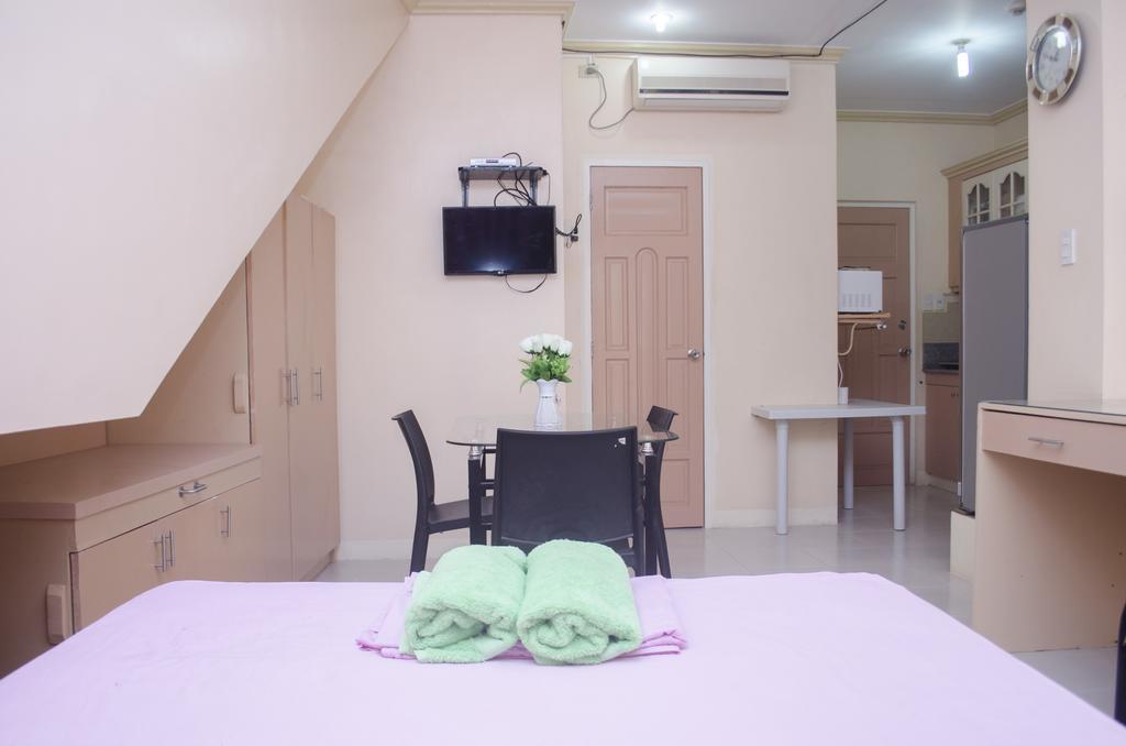 Julz Tropical Apartments Olongapo Extérieur photo