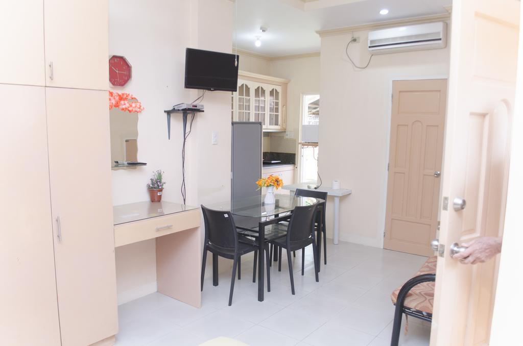 Julz Tropical Apartments Olongapo Extérieur photo